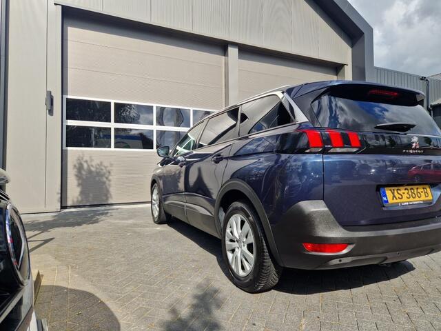 Peugeot 5008 1.2 PT BL. Executive 7 Persoons