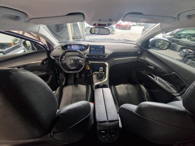 Peugeot 5008 1.2 PT BL. Executive 7 Persoons