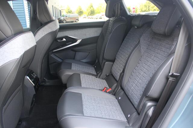 Peugeot 5008 1.2 Hybrid 145PK ALLURE 7p | 360° VISION & DRIVE ASSIST PACK: ANTI DIEFSTAL ALARM MET SUPERVEGRENDELING/VERWARMBAAR VOLLEDEREN STUURWIEL/VISEOPARK 360° HD CAMERA'S MET PARKEERHULP VOOR, BUITENSPIEGELS MET KANTELFUNCTIE BIJ HET ACHTERUITRIJDEN/ADAPTIVE CRU