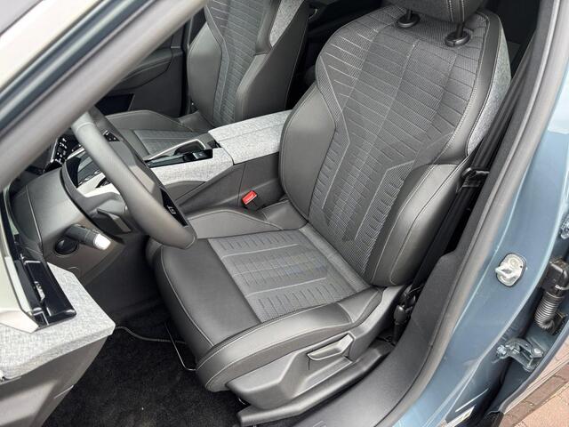 Peugeot 5008 e-5008 GT EV 97 kWh 230pk | LONG RANGE | UIT VOORRAAD | PANORAMIC NAVIGATION | 180° CAMERA | 7-ZITTER | APPLE CARPLAY / ANDROID AUTO | WARMTEPOMP | ISOFIX | 671 KM WLTP |