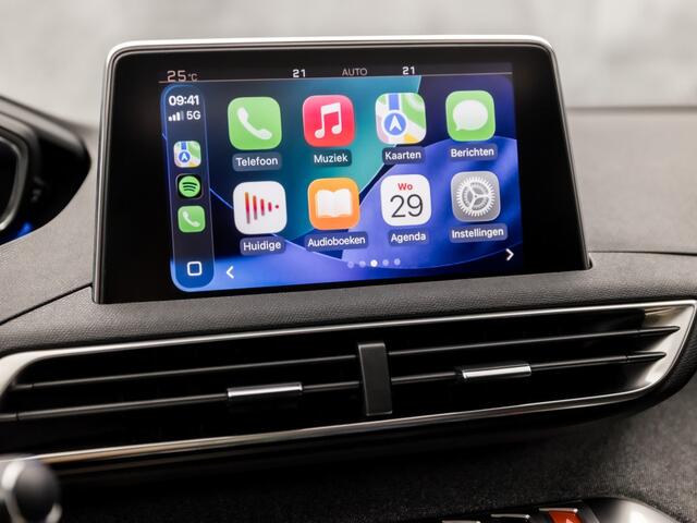 Peugeot 5008 1.2 PureTech GT-Line (PANORAMADAK, APPLE CARPLAY, FOCAL AUDIO, 360 CAMERA, GETINT GLAS, SPORTSTOELEN, KEYLESS, TREKHAAK, NIEUWSTAAT)