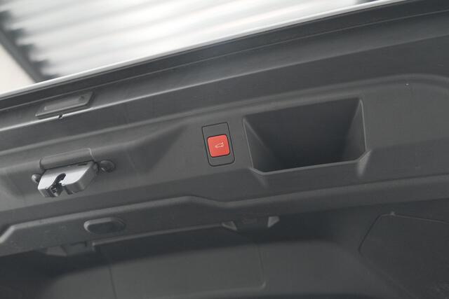 Peugeot 5008 1.2 Hybrid 136 GT 7p | Adaptieve Cruise Control | Camera | Elektrische Kofferklep | Stoelverwarming