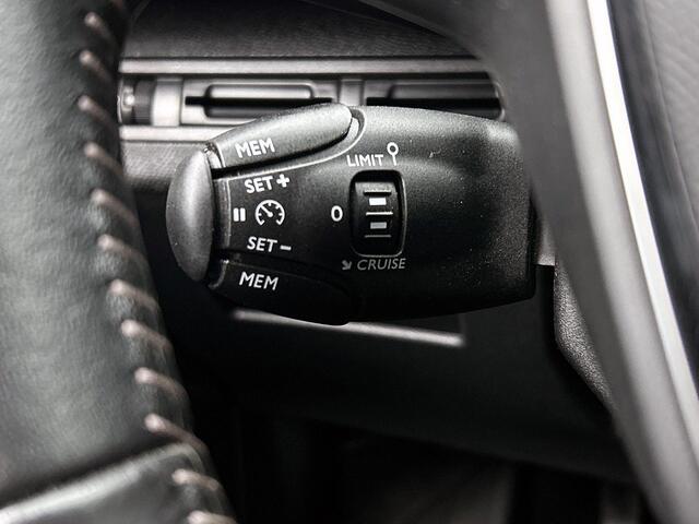 Peugeot 5008 1.2 PureTech Blue Lease Executive | Navigatie | Camera | 7-Zitplaatsen