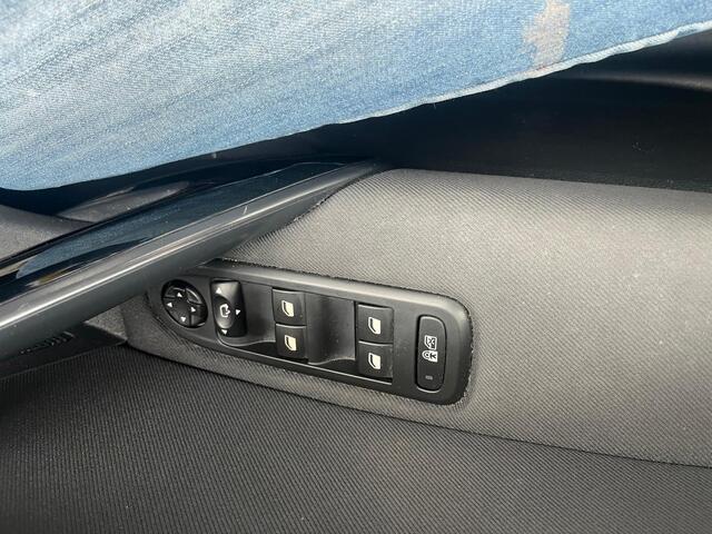 Peugeot 508 1.6 e-THP Blue Lease Executive automaat ecc navi led elec ramen lm velgen foto s volgen