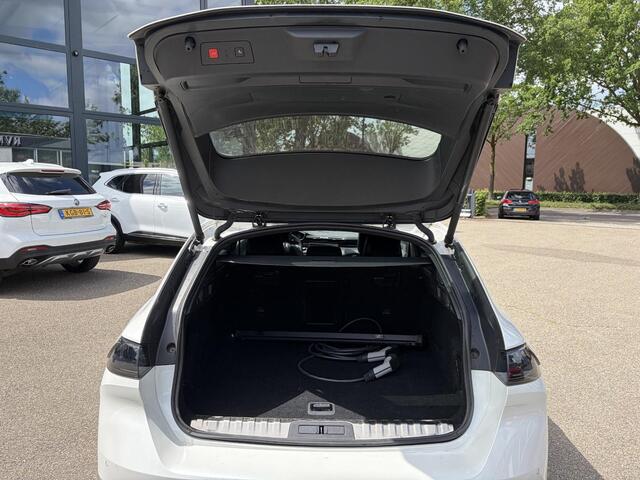 Peugeot 508 1.6 HYbrid GT VAN: 26.900,- VOOR 23.877,- UW WKVOORDEEL: 3.023,- | PHEV| AFNEEMBARE TREKHAAK| PANO| ELEKTRISCHE ACHTERKLEP| ACHTERUITRIJCAMERA| RIJKLAAR GELEVERD INCL. 12 MND BOVAG GARANTIE| DODE HOEK SENSOR|