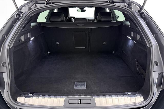 Peugeot 508 SW 1.2 PureTech GT | Achteruitrijcamera | Parkeersensoren | Full-map Navigatie | Climate control | Adaptive Cruise control | Stuurbediening | Inklapbare trekhaak | Parkeersensoren voor/achter | Verwarmde voorstoelen | Dakrails | Keyless entry | Lane-keepi