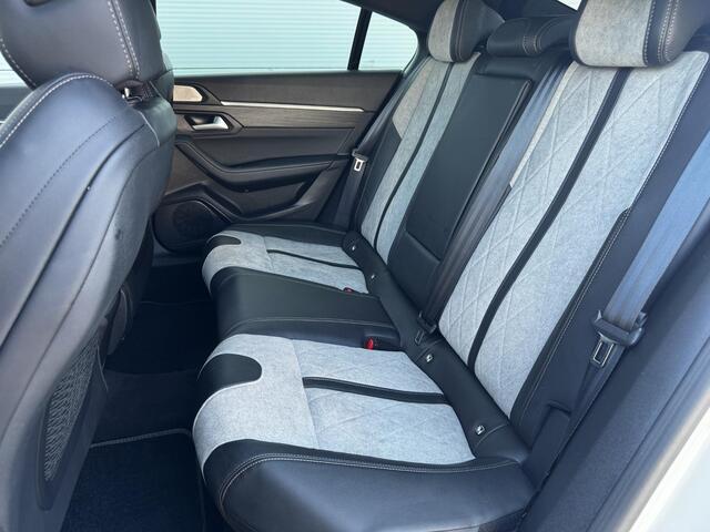 Peugeot 508 1.6 HYbrid GT / Panoramadak / Adaptief Cruise Control / Elektrische Voorstoelen Met Massage&Geheugen / Dode Hoek Detectie / 360 Camera