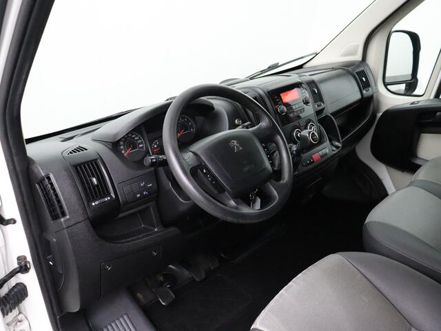 Peugeot BOXER 2.0BlueHDI Dubbele Cabine Open Laadbak | 7-Persoons | Trekhaak | Airco