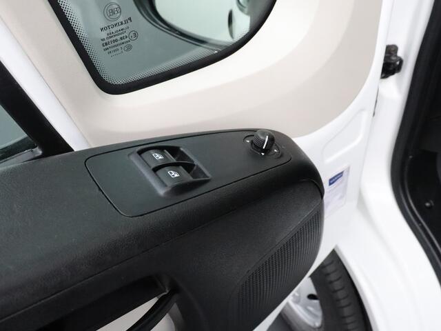 Peugeot BOXER 2.0BlueHDI Dubbele Cabine Open Laadbak | 7-Persoons | Trekhaak | Airco