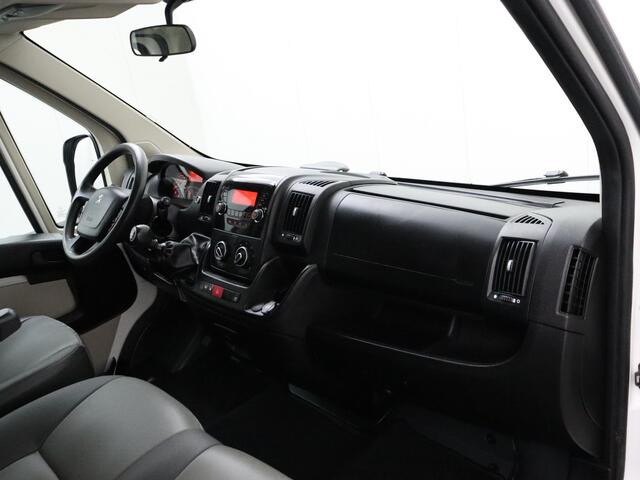 Peugeot BOXER 2.0BlueHDI Dubbele Cabine Open Laadbak | 7-Persoons | Trekhaak | Airco