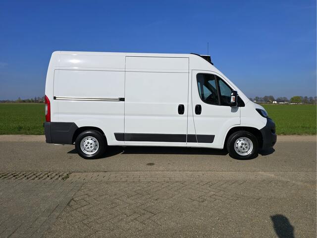 Peugeot BOXER 330 2.0 BlueHDI L2 H2 Pro - 110 Pk - Euro 6 - Koel / Vries - Airco - Cruise Control