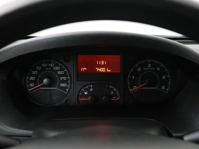 Peugeot BOXER 2.0BlueHDI 130PK L2H2 Premium | Glasresteel | Trekhaak | Navigatie | 3-Persoons | Airco | Cruise | Betimmering