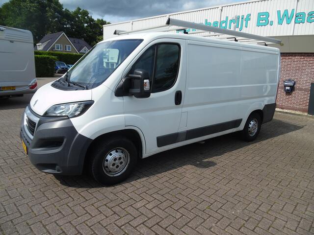 Peugeot BOXER 330 2.0 BlueHDI L2H1 Pro 3 zitter