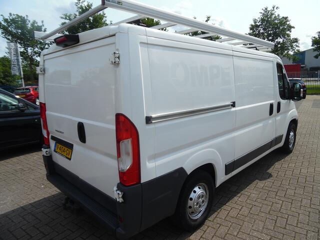 Peugeot BOXER 330 2.0 BlueHDI L2H1 Pro 3 zitter