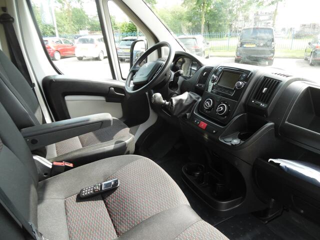 Peugeot BOXER 330 2.0 BlueHDI L2H1 Pro 3 zitter