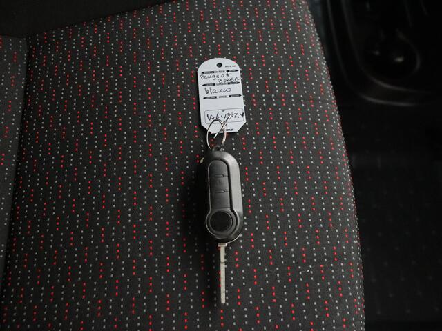Peugeot BOXER 2.0 BlueHDI 130PK Premium | 2xSchuifdeur | Navigatie | Airco | Trekhaak | Betimmering