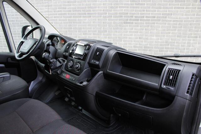 Peugeot BOXER 330 2.2 BlueHDi 140 L2H2 Asphalt CruiseControl, Trekhaak, Airco, Navigatie, Achteruitrijcamera, DAB Radio