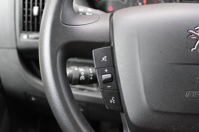 Peugeot BOXER 330 2.2 BlueHDi 140 L2H2 Asphalt CruiseControl, Trekhaak, Airco, Navigatie, Achteruitrijcamera, DAB Radio