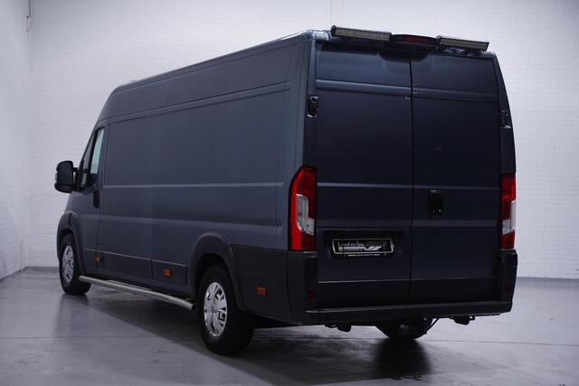 Peugeot BOXER 2.0 BlueHDI 165 pk L4H2 Koel-Vries Auto Dag/Nacht Navi, Camera, Trekhaak, Airco, Sidebars, 3-Zits