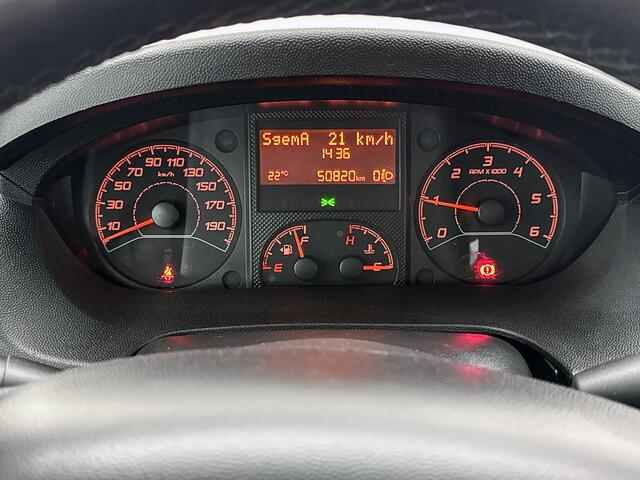 Peugeot BOXER 330 2.2 BlueHDi 120 L1H1 Premium Navigatie Achteruitrijcamera Betimmering Cruise Control