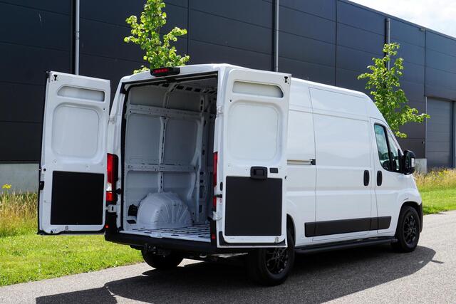 Peugeot BOXER 2.2 BlueHDi 180 S&S L2H2 3.5t Automaat |Topstaat |Cruise |Climate |Camera |Groot scherm |Digitaal dashboard |Trekhaak |180 pk |1e eigenaar |3500 KG