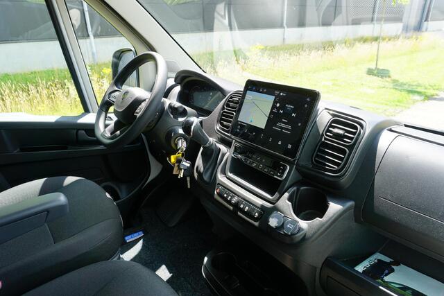 Peugeot BOXER 2.2 BlueHDi 180 S&S L2H2 3.5t Automaat |Topstaat |Cruise |Climate |Camera |Groot scherm |Digitaal dashboard |Trekhaak |180 pk |1e eigenaar |3500 KG