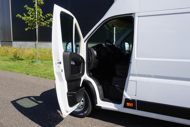 Peugeot BOXER 2.2 BlueHDi 140 L4H3 Zwaar 3.5t |Topstaat |EURO6D |1e eigenaar |Betimmering |Camera |Cruise |Navi |Climate |Lederen stuur |Carplay |Bluetooth |3500 KG |Heavy