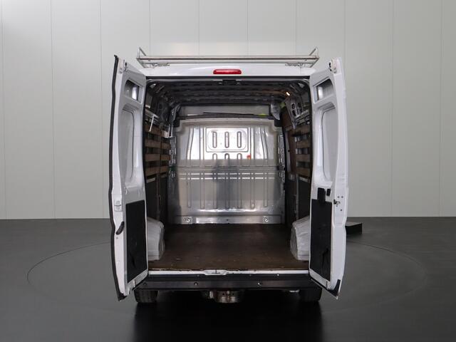 Peugeot BOXER 2.2BlueHDi 140PK L3H2 Premium | Imperiaal | Trekhaak | Airco | Cruise | Betimmering