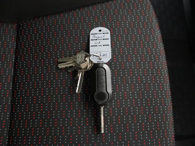 Peugeot BOXER 2.0BlueHDI 160PK Bakwagen Speciaalbouw | Navigatie | Airco | Inrichting