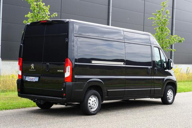 Peugeot BOXER 335 2.2 BlueHDi 165 L3H2 Premium 1e eigenaar |Topstaat |Camera |Cruise |Navi |Trekhaak |Metallic |3500 KG |EURO6 |Bluetooth |BPM vrij |Mooie Camperbasis