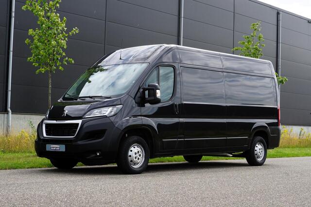 Peugeot BOXER 335 2.2 BlueHDi 165 L3H2 Premium 1e eigenaar |Topstaat |Camera |Cruise |Navi |Trekhaak |Metallic |3500 KG |EURO6 |Bluetooth |BPM vrij |Mooie Camperbasis