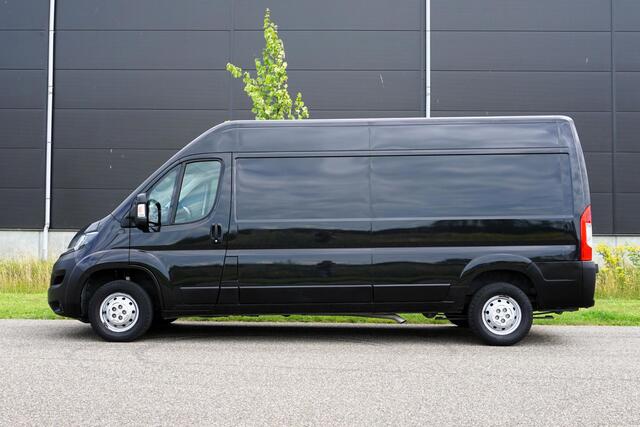 Peugeot BOXER 335 2.2 BlueHDi 165 L3H2 Premium 1e eigenaar |Topstaat |Camera |Cruise |Navi |Trekhaak |Metallic |3500 KG |EURO6 |Bluetooth |BPM vrij |Mooie Camperbasis