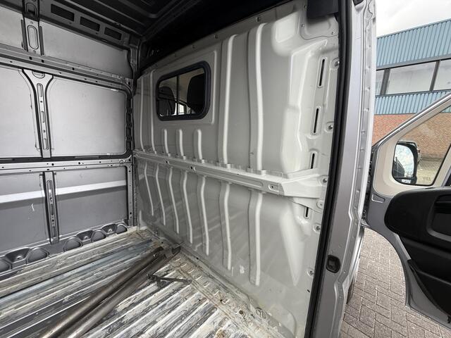 Peugeot BOXER 335 2.2 BlueHDi 165 L2H2 Pro