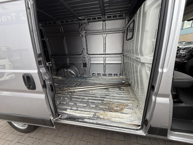 Peugeot BOXER 335 2.2 BlueHDi 165 L2H2 Pro