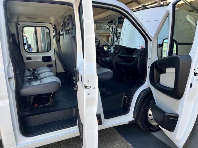 Peugeot BOXER 435 2.0 BlueHDI L3 DC Kipper Open laadbak Airco Cruise controle Trekhaak 3000kg trekgewicht 7-persoons Gereedschapskist Euro 6 P-up Kieper Pritshe