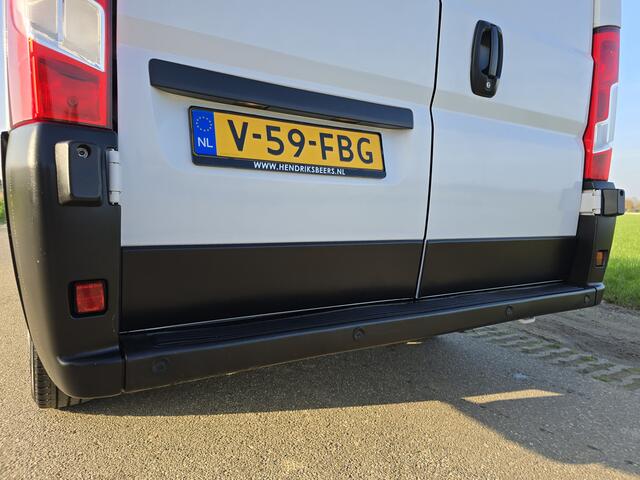 Peugeot BOXER 335 2.2 BlueHDi L2 H2 - Euro 6 - 140 Pk - ParkeerCamera - Airco - Cruise Control
