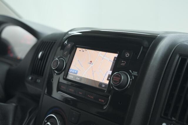 Peugeot BOXER 330 2.2 BlueHDi 140 L2H2 Premium | Navigatie | Houtenvloer In Laadruimte | Airco