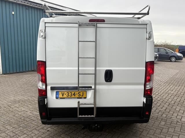 Peugeot BOXER 330 2.0 111Pk BlueHDI L2H1 Premium / Cruise / Airco / IMPERIAAL / Trekhaak / Apk t/m 28-09-2026