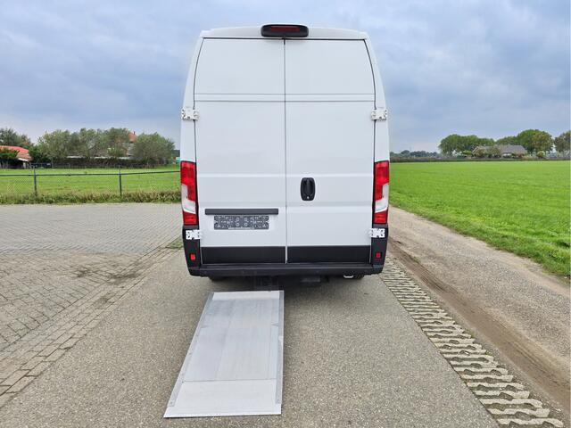 Peugeot BOXER 435 2.2 BlueHDi L4 H3 - 165 Pk - Euro 6 - Airco - ParkeerCamera - Laadklep