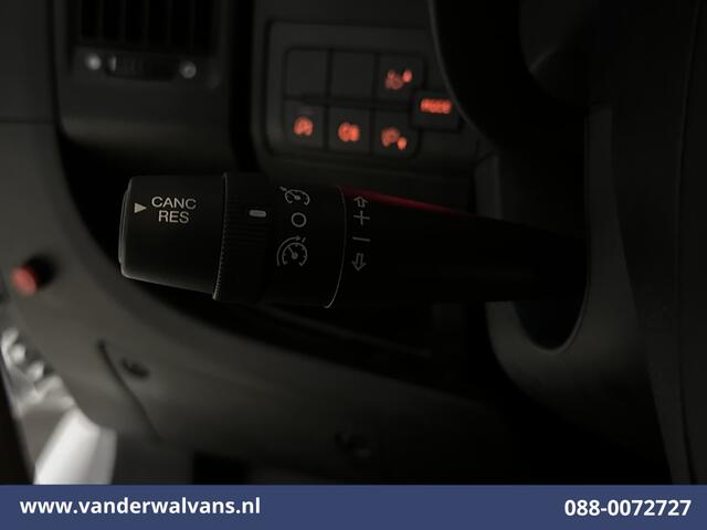 Peugeot BOXER 2.2 BlueHDi 141pk Bakwagen Laadklep Euro6 Airco | Cruisecontrol | Bijrijdersbank 955kg laadvermogen