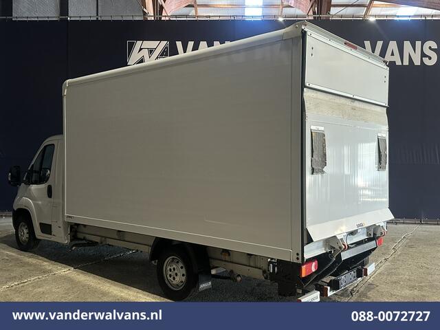 Peugeot BOXER 2.2 BlueHDi 141pk Bakwagen Laadklep Euro6 Airco | Cruisecontrol | 985kg laadvermogen Bijrijdersbank