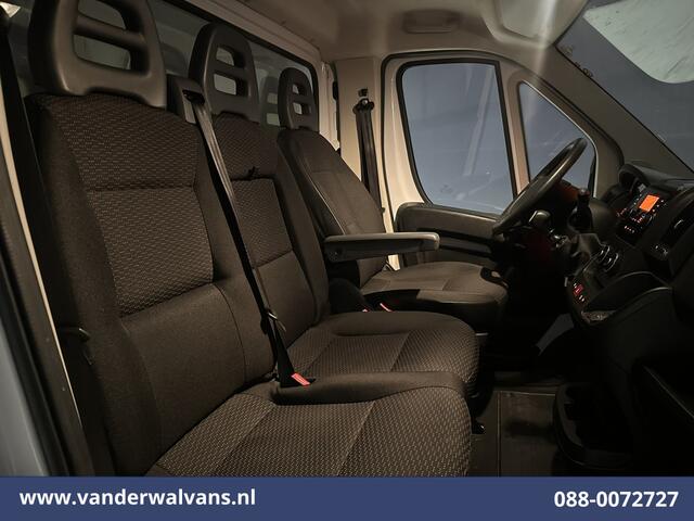 Peugeot BOXER 2.2 BlueHDi 141pk Bakwagen Laadklep Euro6 Airco | Cruisecontrol | 985kg laadvermogen Bijrijdersbank