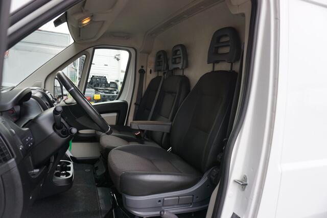 Peugeot BOXER 111pk Euro6 L1H1 Navi Trekhaak Camera Imperiaal Cruise Control Airco