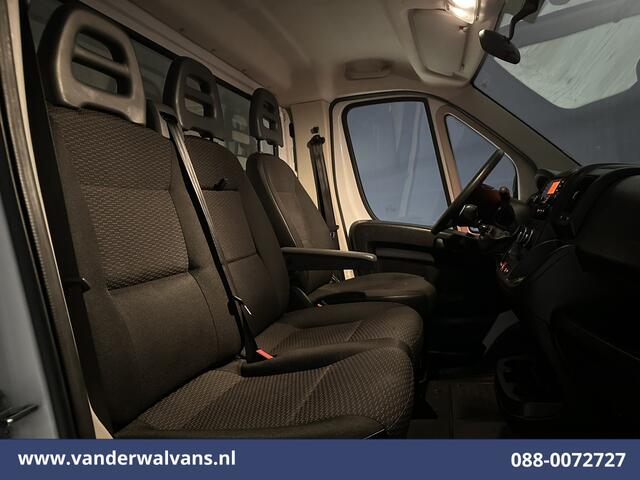 Peugeot BOXER 2.2 BlueHDi 141pk Bakwagen Laadklep Euro6 Airco | 985kg laadvermogen | Cruisecontrol Bijrijdersbank