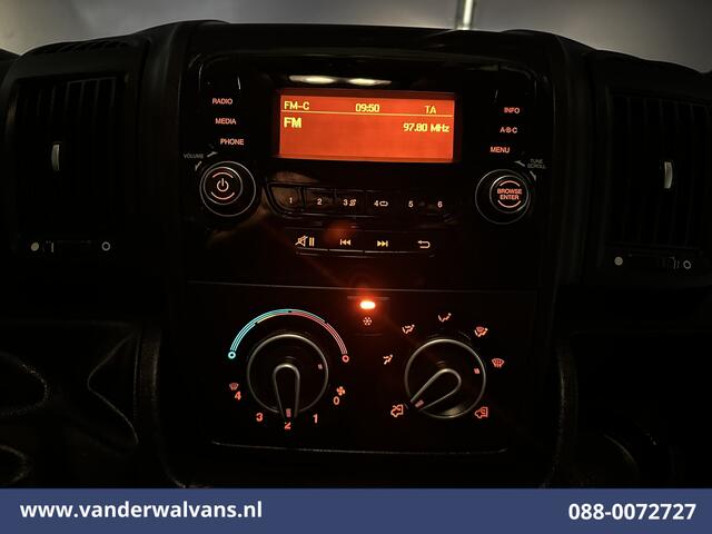Peugeot BOXER 2.2 BlueHDi 141pk Bakwagen Laadklep Euro6 Airco | Cruisecontrol | 955kg laadvermogen bijrijdersbank