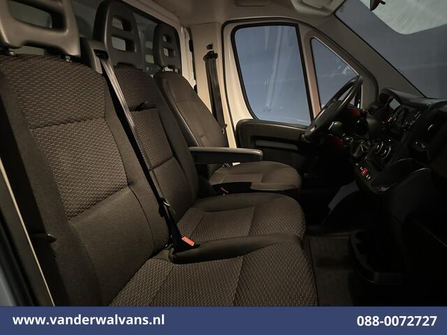 Peugeot BOXER 2.2 BlueHDi 141pk Bakwagen Laadklep Euro6 Airco | Cruisecontrol | 955kg laadvermogen bijrijdersbank