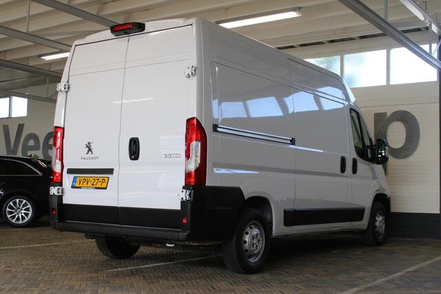 Peugeot BOXER 330 2.2 BlueHDi 140 L2H2 Premium | Incl. 12 maanden garantie | Cruise control | Parkeercamera | Airco | Bluetooth | DAB Radio | Start/stop systeem | Multifunctioneel stuurwiel |
