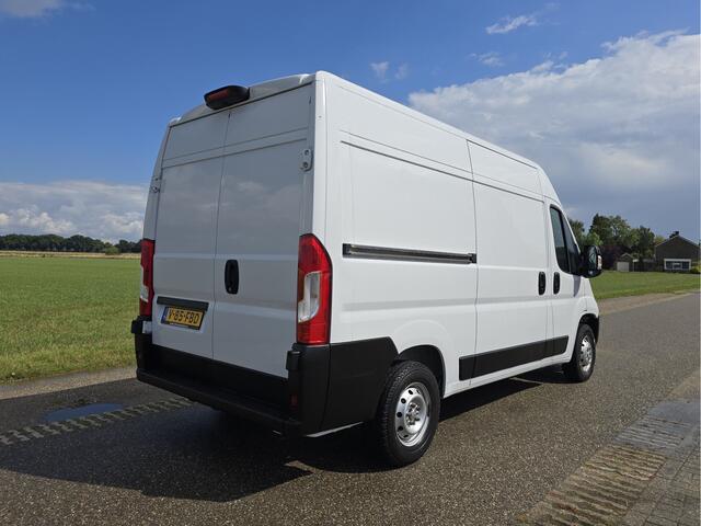 Peugeot BOXER 330 2.2 BlueHDi L2 H2 - 120 Pk - Euro 6 - Navi - ParkeerCamera - Airco - Cruise Control