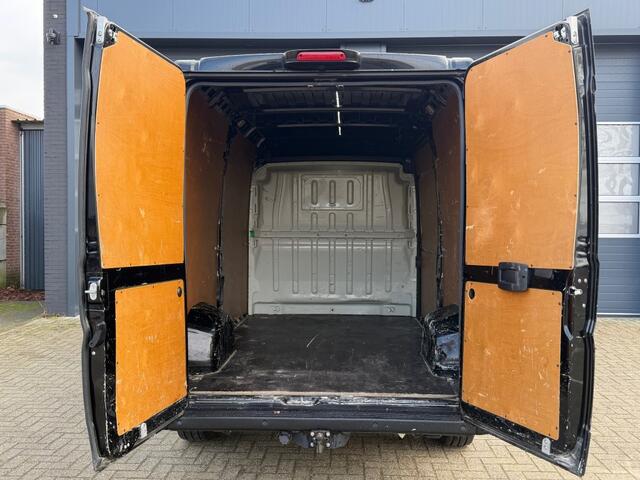 Peugeot BOXER 2.2 BlueHDI 140PK L2H2 PREMIUM / Navi / Trekhaak 2500kg / Climate Control