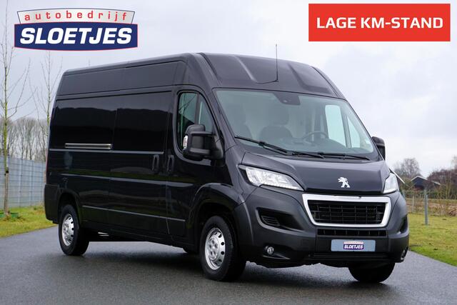 Peugeot BOXER 335 2.2 BlueHDi 165 L3H2 Asphalt |Topstaat |BPM vrij |Camera |Cruise |Navi |Airco |Trekhaak |Metallic |EURO6 |3500 KG |Parkeersensoren |Mooie camperbasis